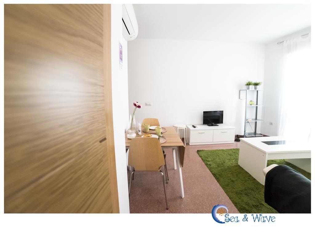 Sea & Wave La Finestra Apartment Malaga Room photo